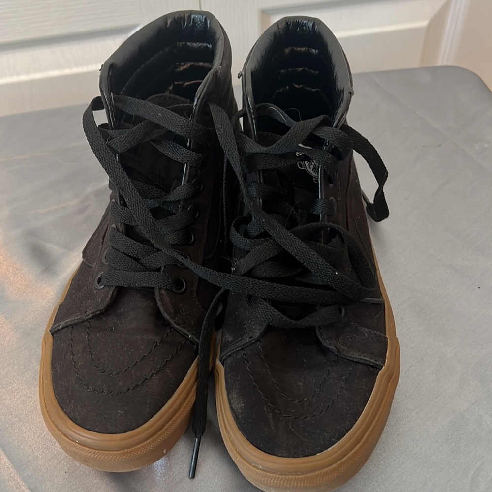 Vans Men's Size 6. Black High-Top Sneakers with Gum Sole - Picture 7 of 7